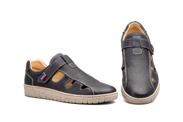 SANDALIA CASUAL EN PIEL DE COLOR MARINO SUELA FLEX