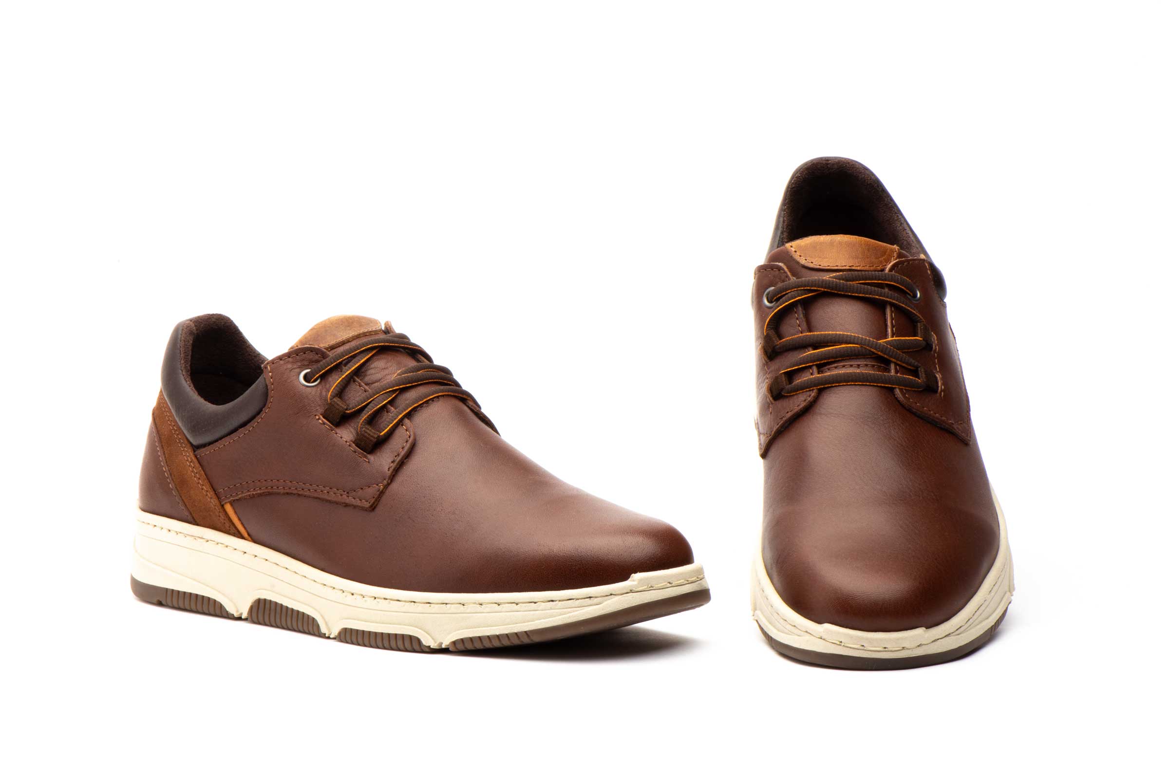 R83-8429 Deportivo Casual de caballero en piel de color Marrón, fabricado en España tallas 40 al 45.