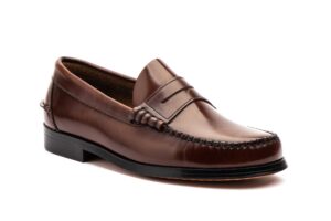 Mocasín de piel para hombre modelo 1003 color burdeos con suela de cuero artesanal