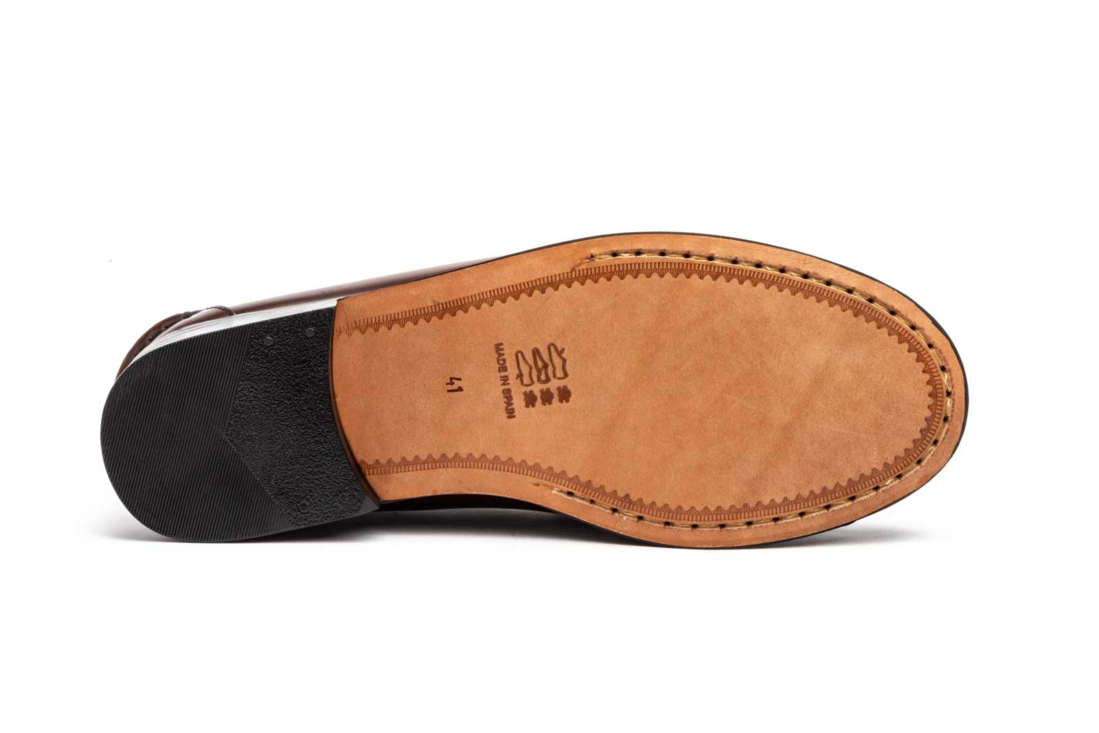 Mocasín de piel hombre modelo 1004 marrón con borlas y suela de cuero 2 mocasin piel hombre modelo 1004 marrón