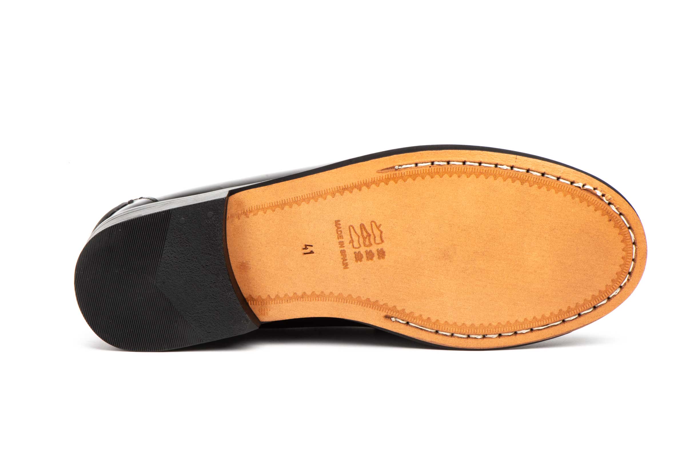 Mocasín de piel para hombre modelo 1004 color negro con borlas y suela de cuero artesanal 3 mocasin piel hombre modelo 1004 color negro