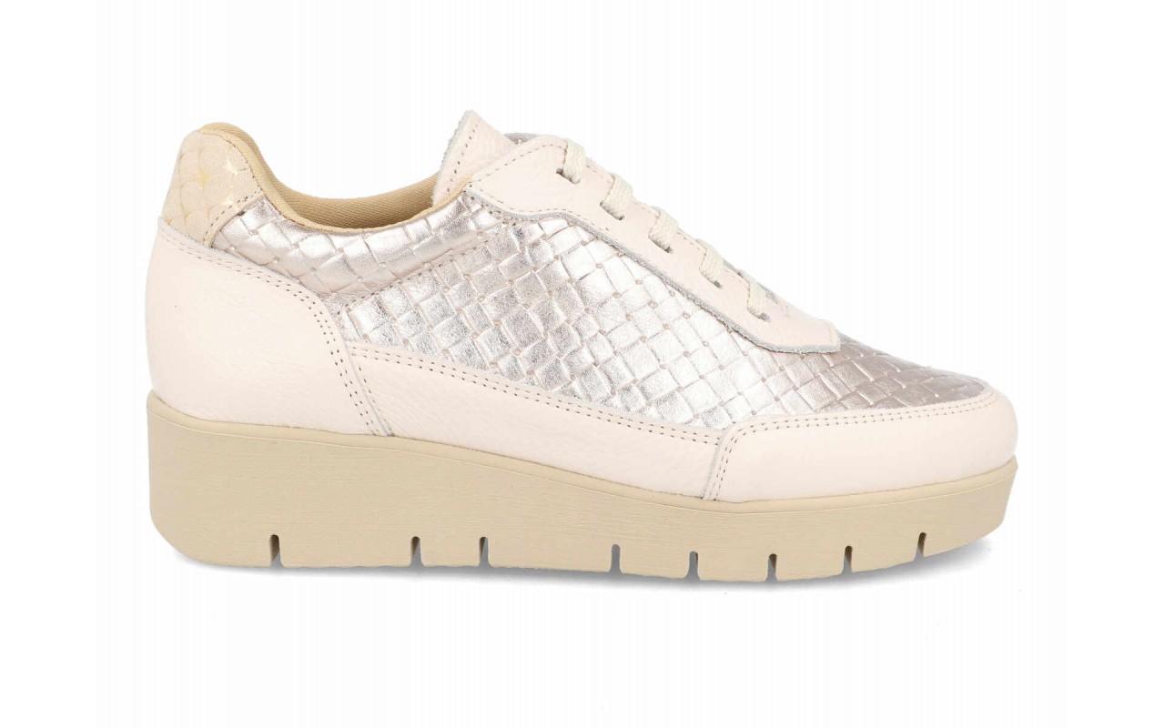 Zapatilla de piel beige para mujer modelo 3060 cómoda y elegante 5 Zapatilla de piel beige para mujer modelo 3060 cómoda y elegante - Image 5