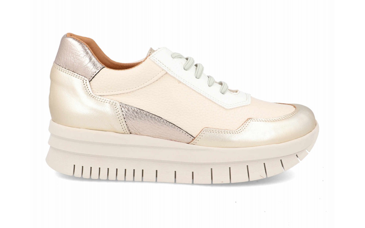 Zapatilla de piel color beige para mujer modelo 124 cómoda y elegante fabricada en España 3 Zapatilla de piel color beige para mujer modelo 124 cómoda y elegante fabricada en España - Image 3