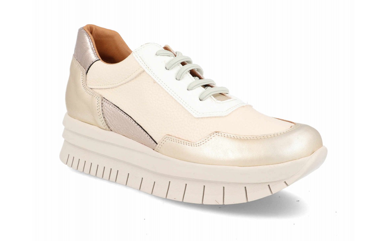 Zapatilla de piel color beige para mujer modelo 124 cómoda y elegante fabricada en España 1 zapatilla piel mujer modelo 124