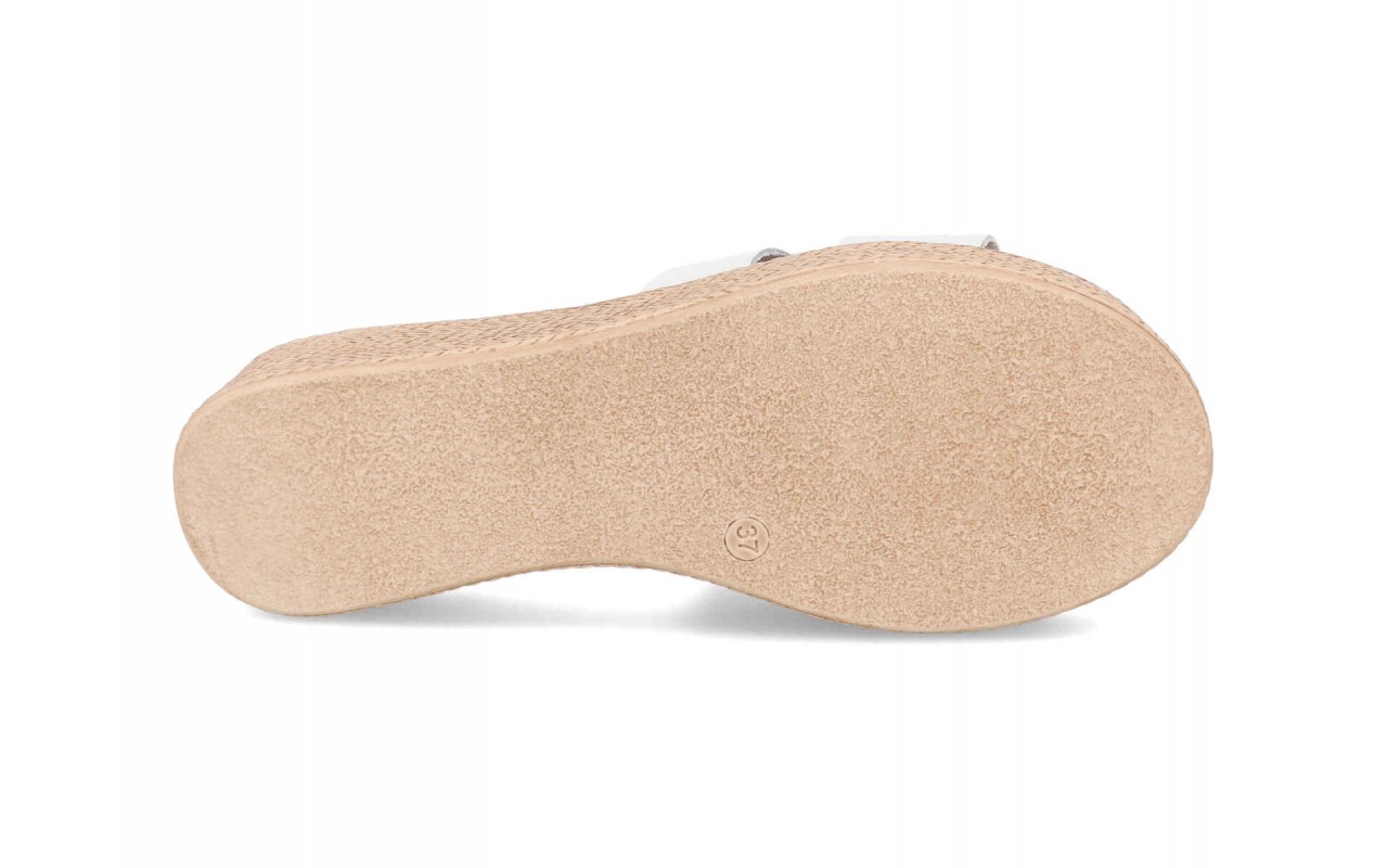 Sandalia plataforma para mujer modelo 205 en piel fabricada en España cómoda y moderna 7 Sandalia plataforma para mujer modelo 205 en piel fabricada en España cómoda y moderna - Image 7