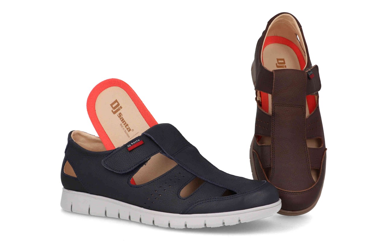 Sandalia de piel para caballero modelo 3376 fabricada en España con cierre de velcro y diseño transpirable