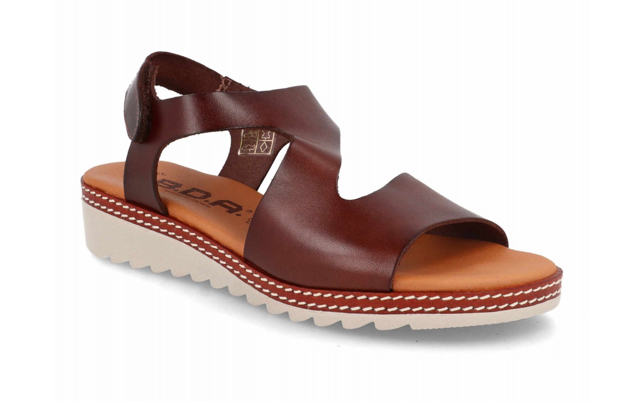 Sandalia de piel cómoda para mujer modelo 866 con cuña baja y planta de gel – Fabricada en España 4 Sandalia de piel cómoda para mujer modelo 866 con cuña baja y planta de gel – Fabricada en España - Image 4